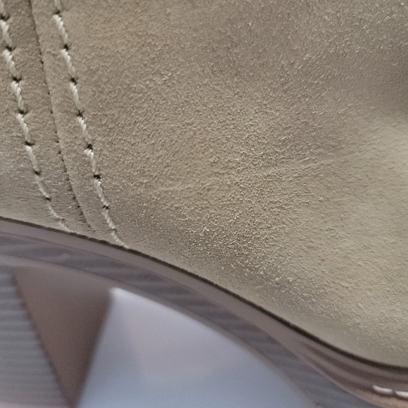 Steve Madden Suede Tan Boots - Picture 6 of 6